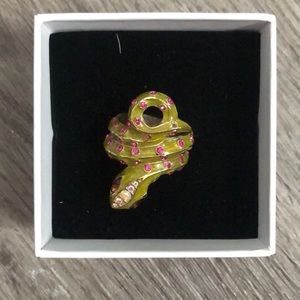 Betsy Johnson | Crystal thumb ring